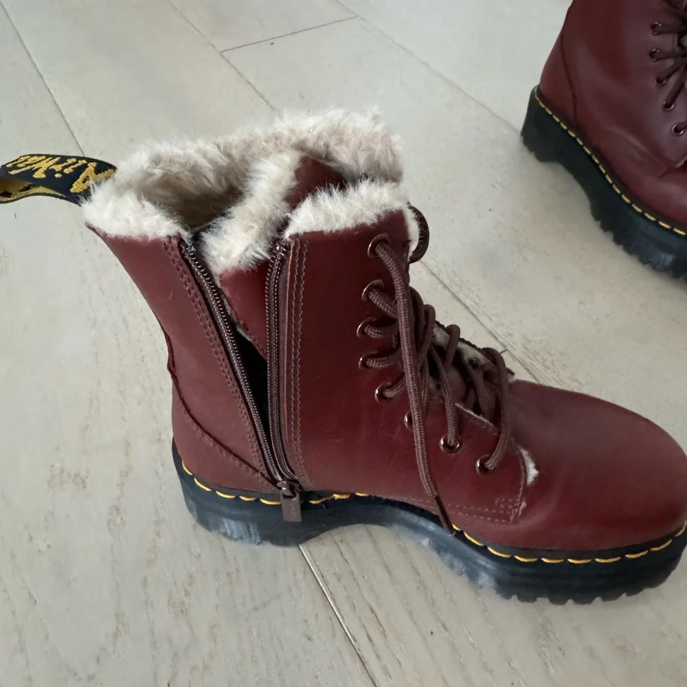 Dr Martens • Jadon Faux Fur Lined Platform Boots brown Abruzzo leather 8 - Picture 7 of 12